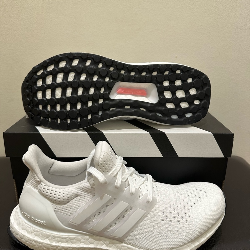 NIB Women adidas Ultraboost 1.0 Shoes Cloud White HQ4207 - Picture 5 of 7